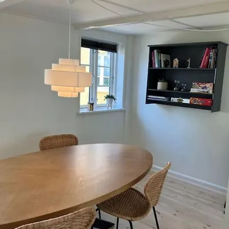 Charmerende Midt I Feriehus